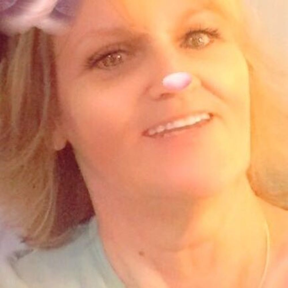 Meet your Posher, Debi